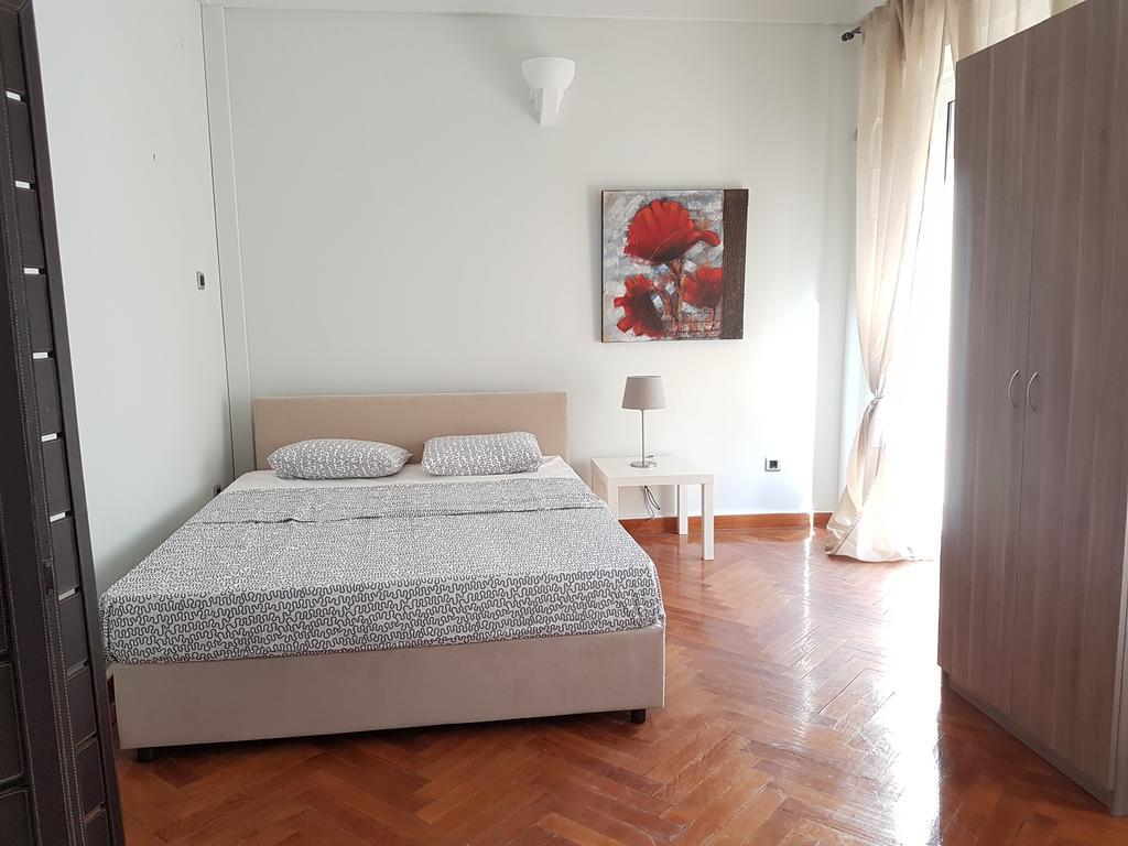 Errathens Pine Red And Taupe - Athens Center Διαμέρισμα Εξωτερικό φωτογραφία